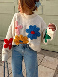 Damen Weißer Grobstrick-Pullover - Oversize mit 3D-Blumenapplikationen