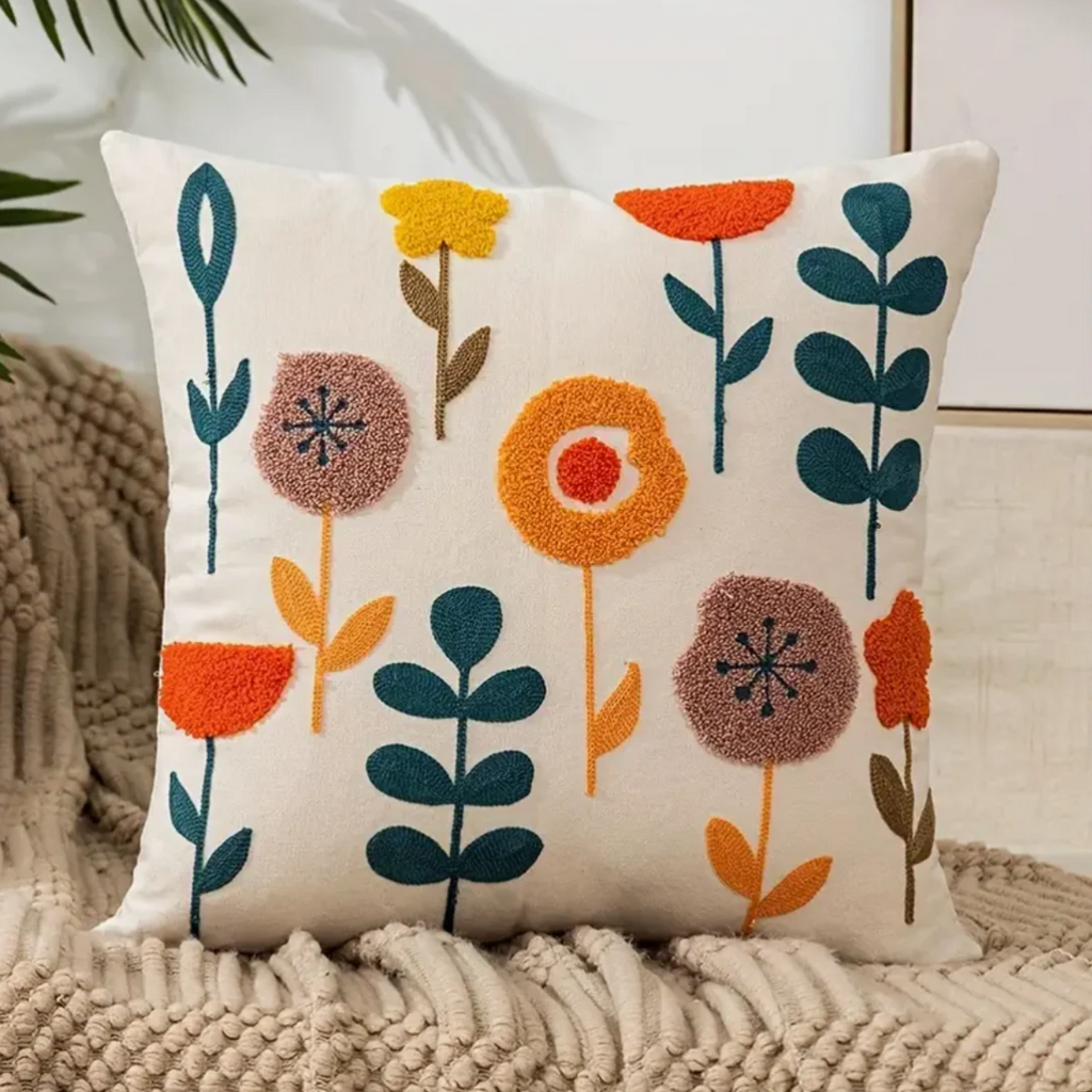 Quadratisches Kissen mit Blumenmuster - Bestickte Heimdekoration