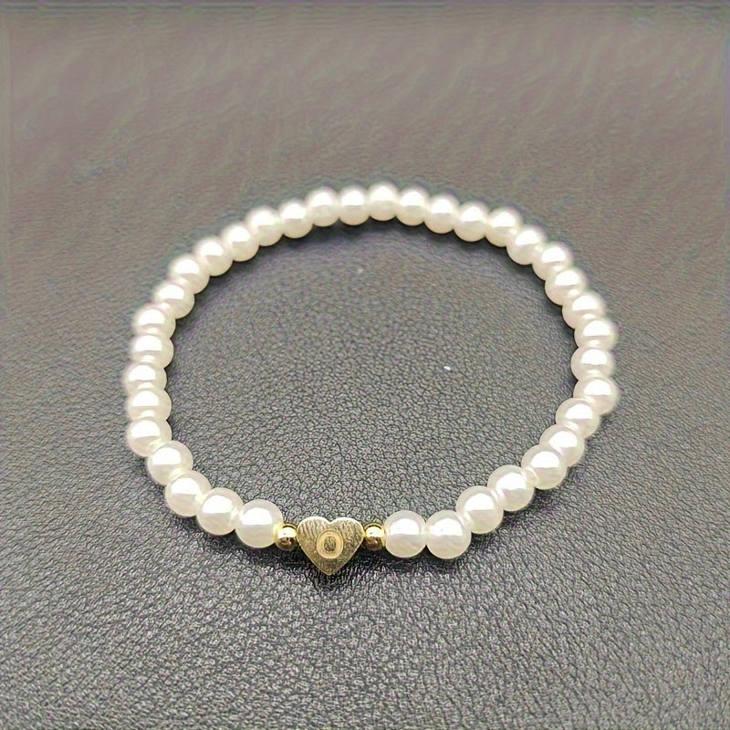Damen Perlenarmband - Goldfarbener Herz-Buchstaben-Anhänger