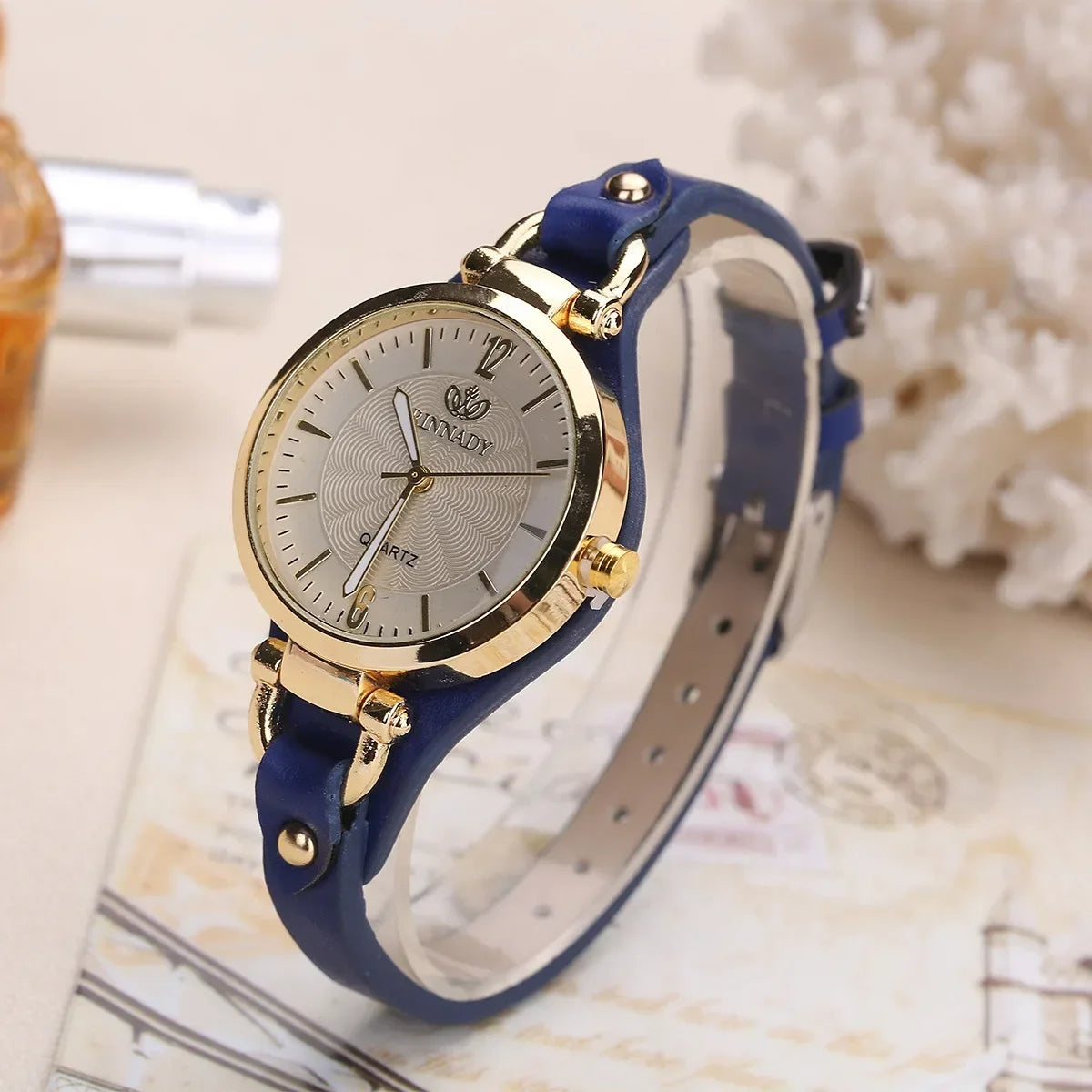 Damen Vintage Style Uhr - Zweifarbig mit Verstellbarem Band