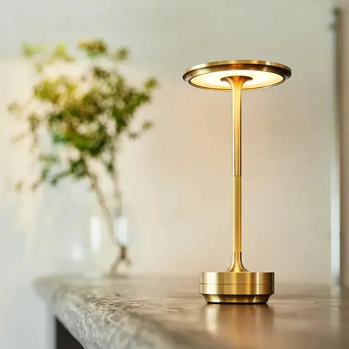 Kabellose Tischlampe – Aufladbar und Dimmbar