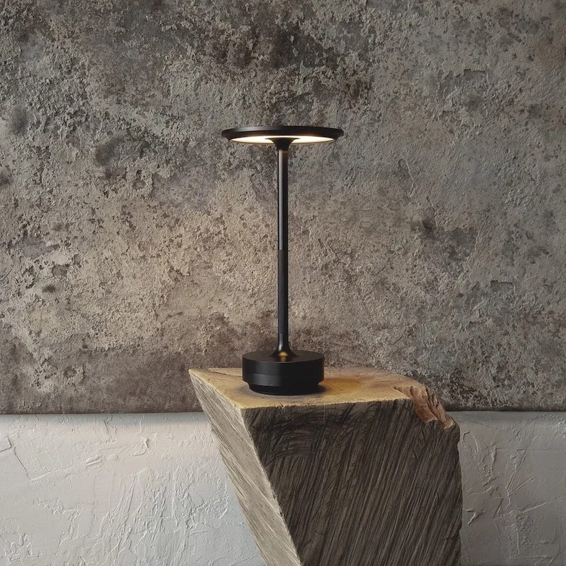 Kabellose Tischlampe – Aufladbar und Dimmbar