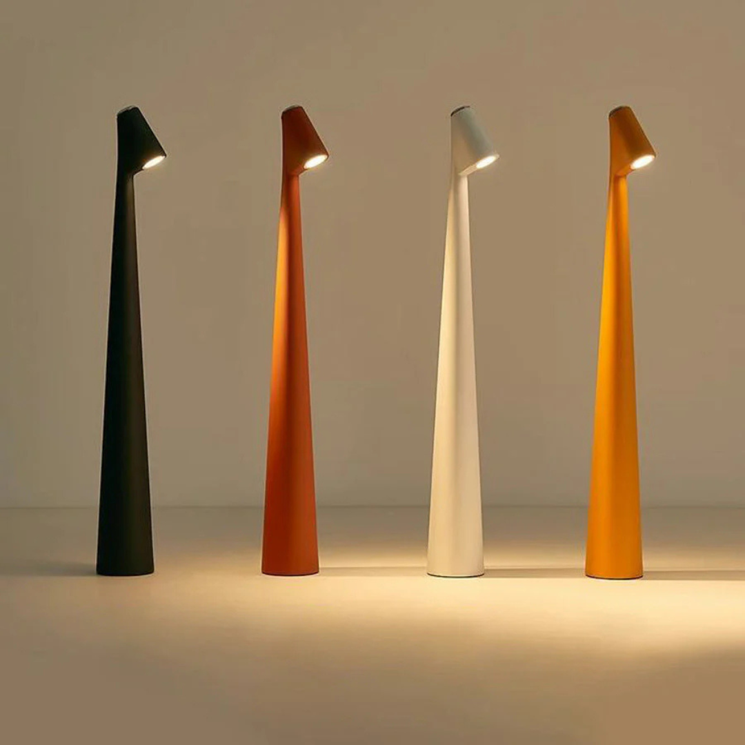 Minimalistische Hohe LED Tischleuchte - Kabellos & Wiederaufladbar