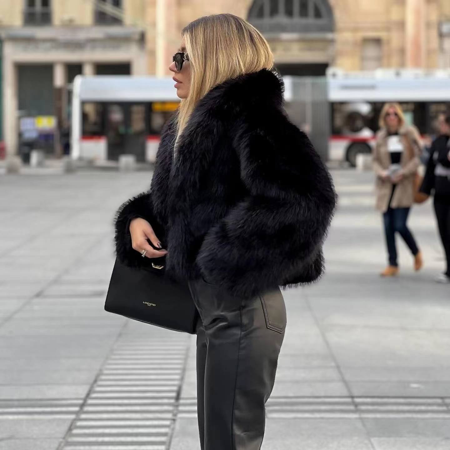 Damen Pelzmantel - Warme & luxuriöse Winterjacke