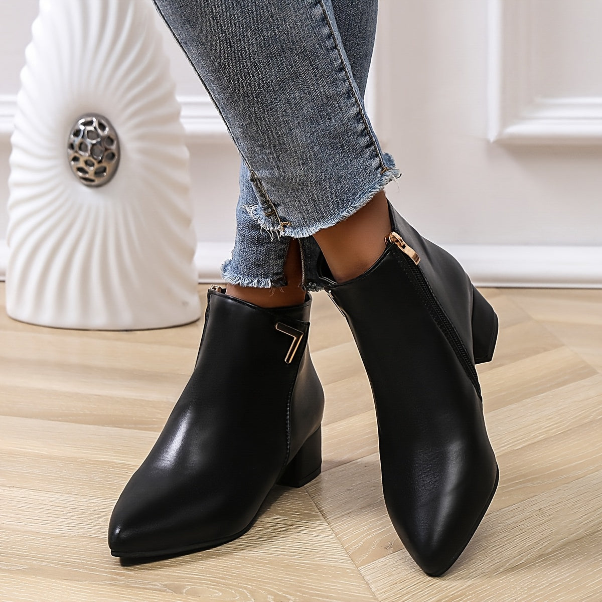 Damen Schwarze Stiefeletten mit klobigem Absatz - Seitlicher Reißverschluss