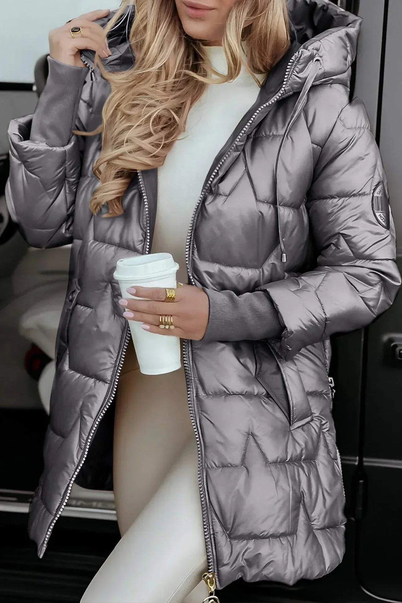 Damen Lange Winter-Steppjacke – Warm Gefüttert mit Kapuze