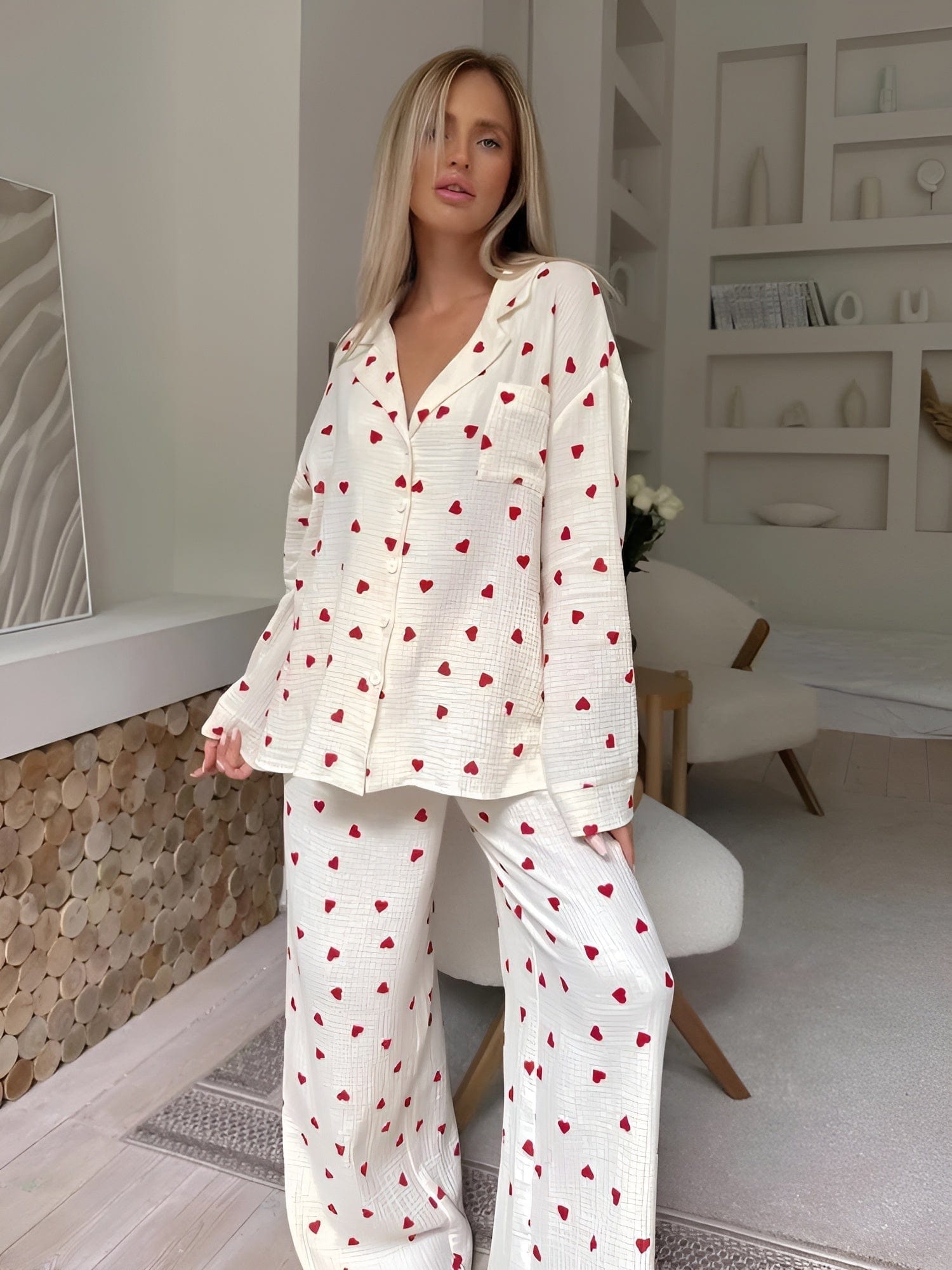 Damen Weißes Pyjama-Set mit Herz-Druck - Entspanntes Hemd & Hose